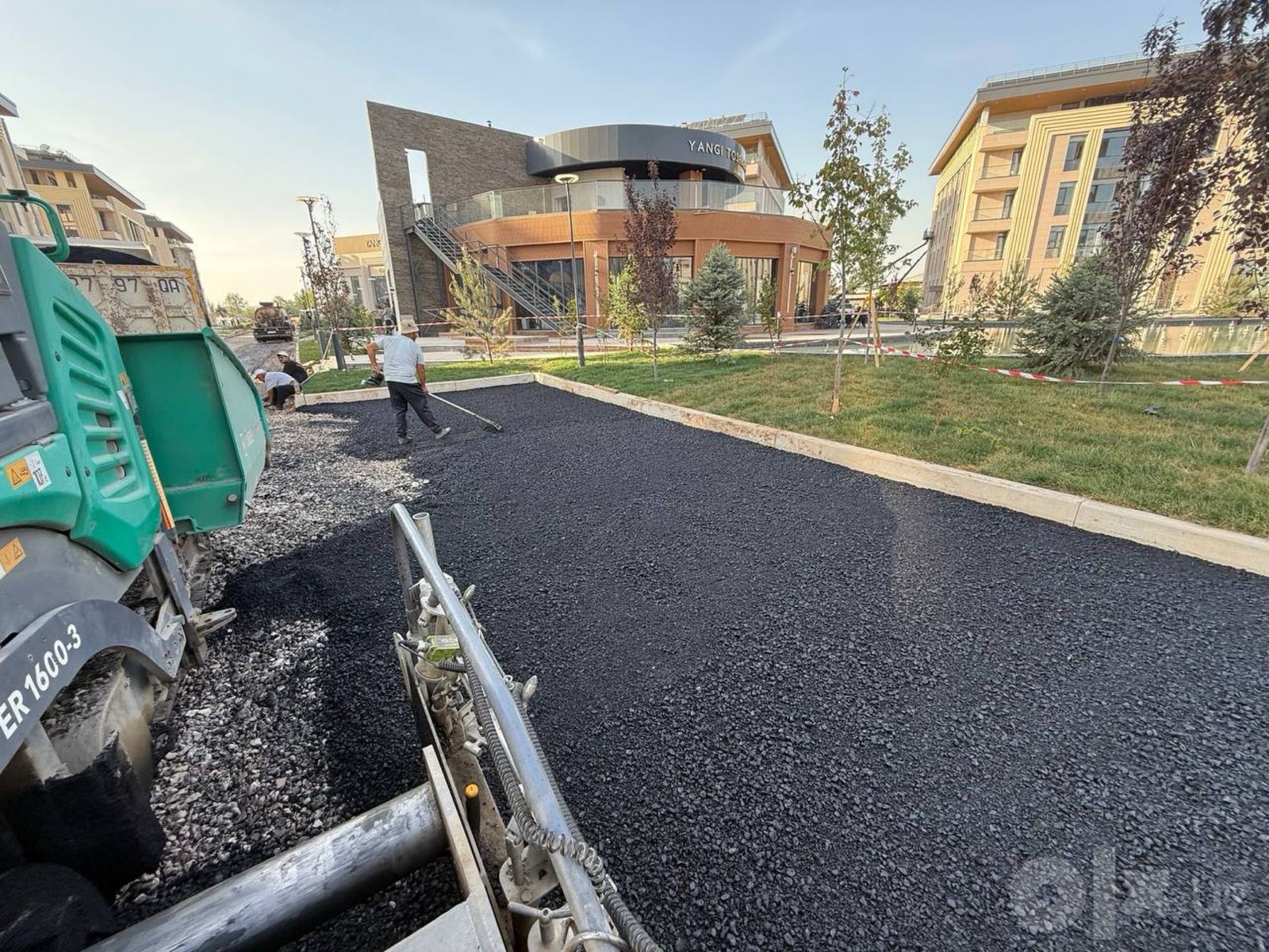 Асфальтирование, разметка дорог и установка бордюров