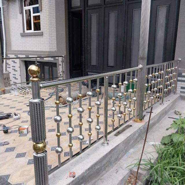 Перила из нержавейки, навесы и решётки на заказ