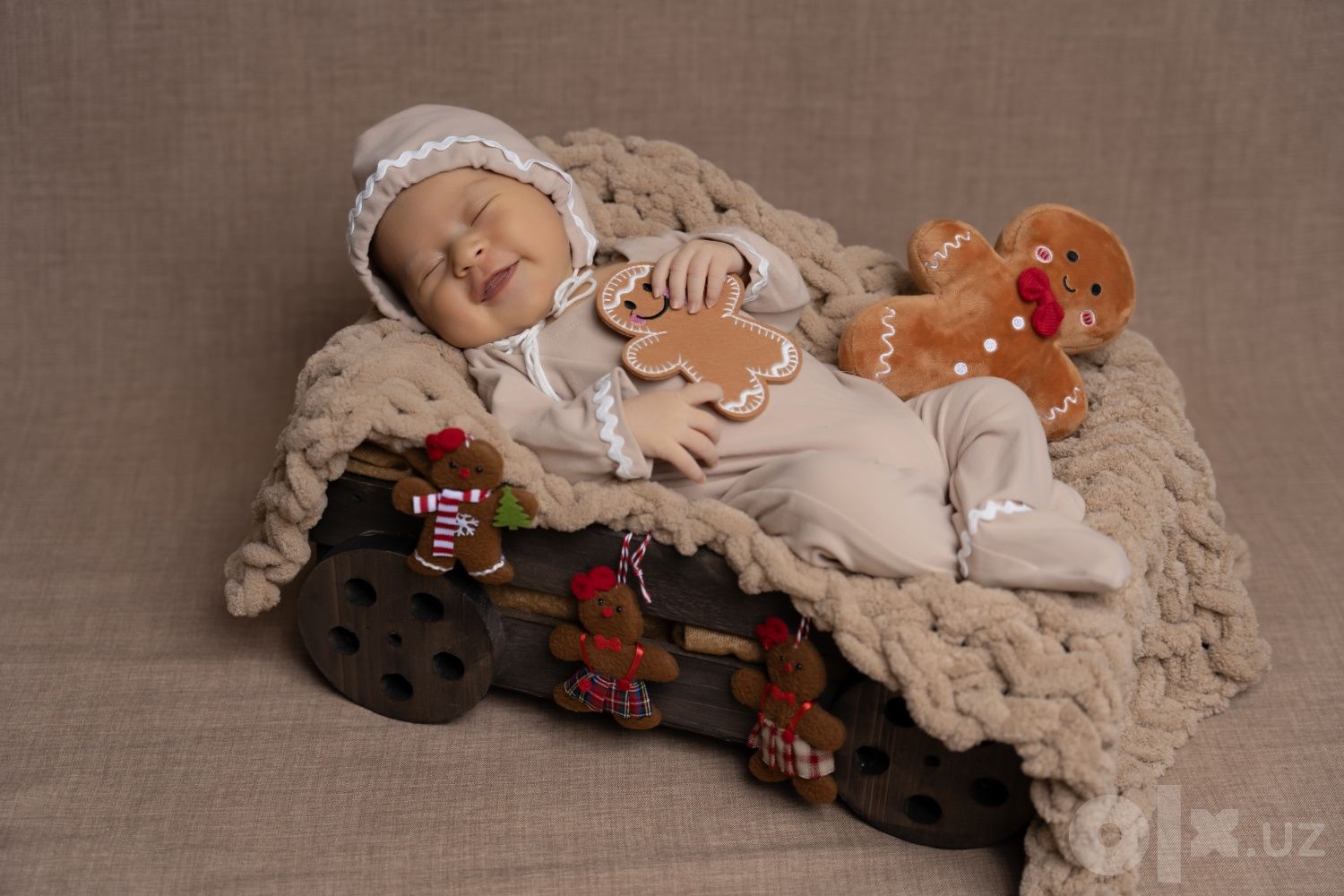 Фотосессия новорождённых newborn с выездом от Юлии