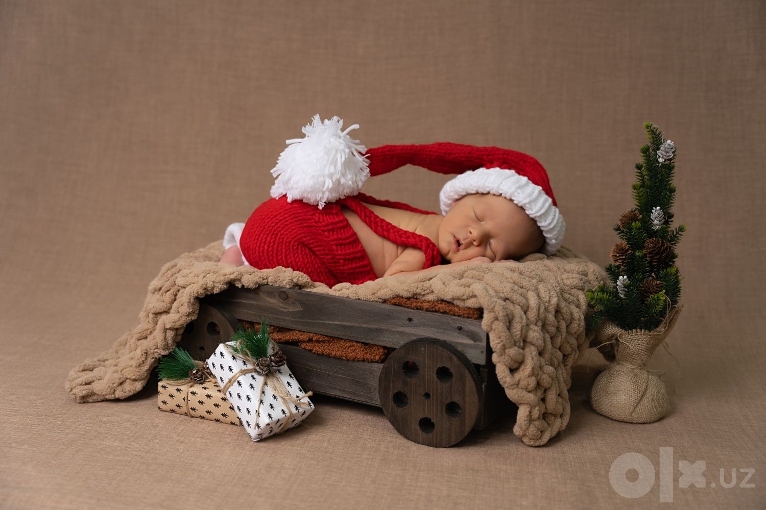 Фотосессия новорождённых newborn с выездом от Юлии