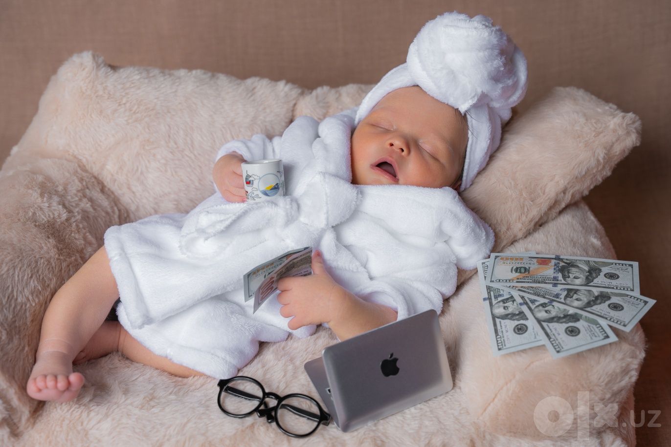 Фотосессия новорождённых newborn с выездом от Юлии