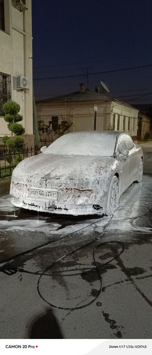 Выездная мойка авто Bugatti Car Wash допоздна