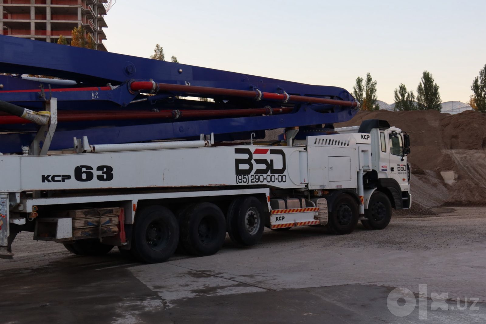 Аренда автобетононасоса с вылетом стрелы до 63 м