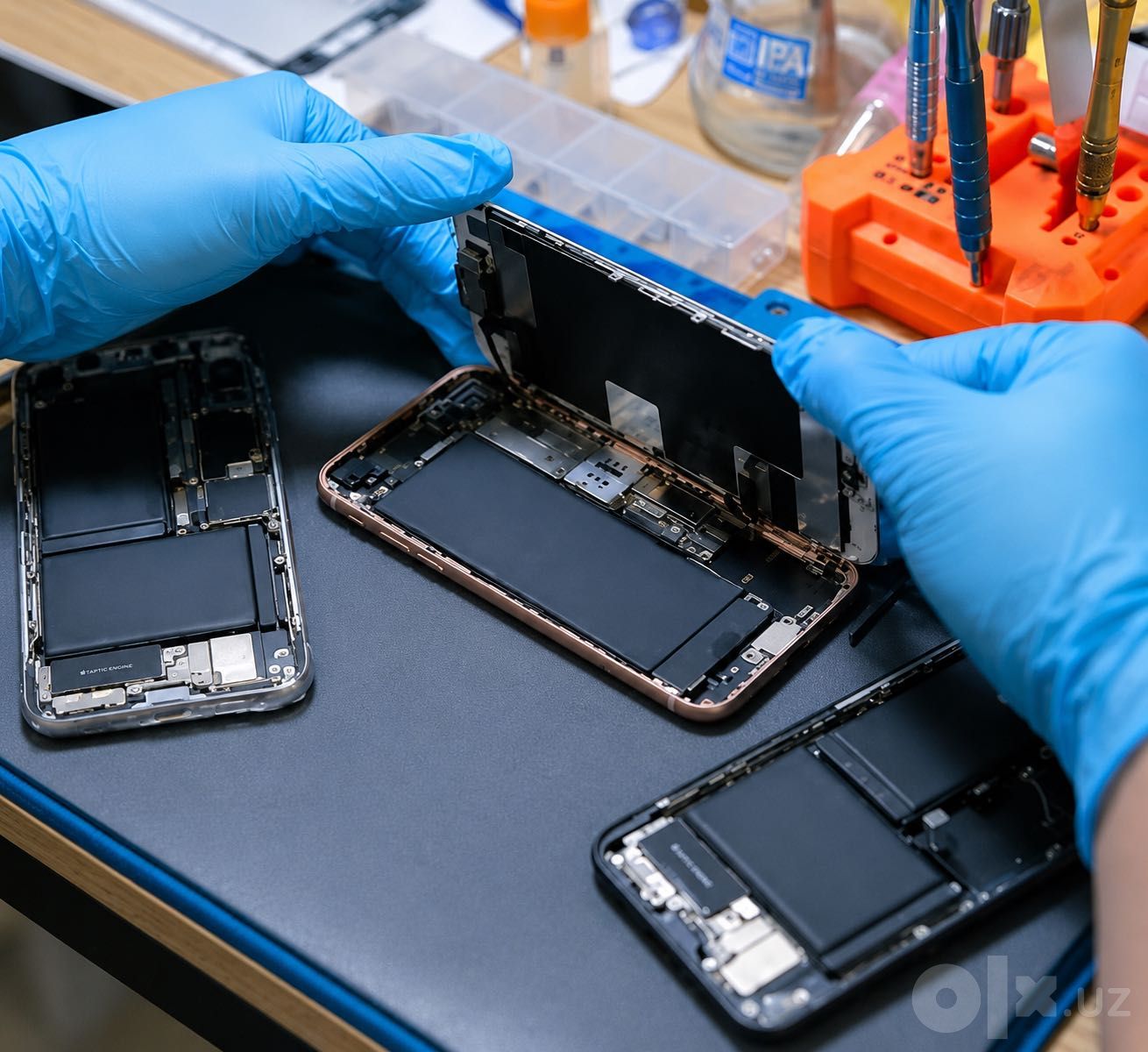 Ремонт iPhone: дисплей, аккумулятор и корпус