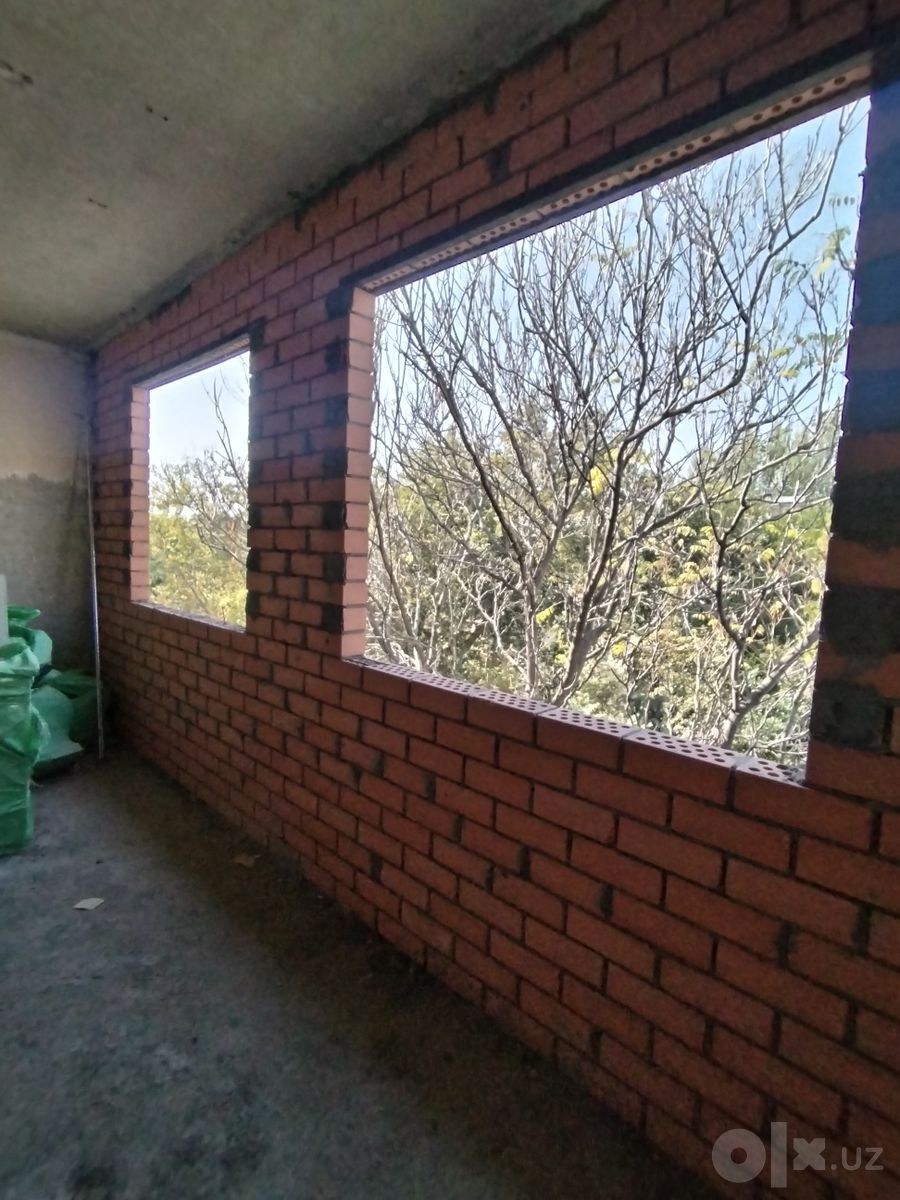 Кладка балкона кирпичом с установкой рамы Акфа