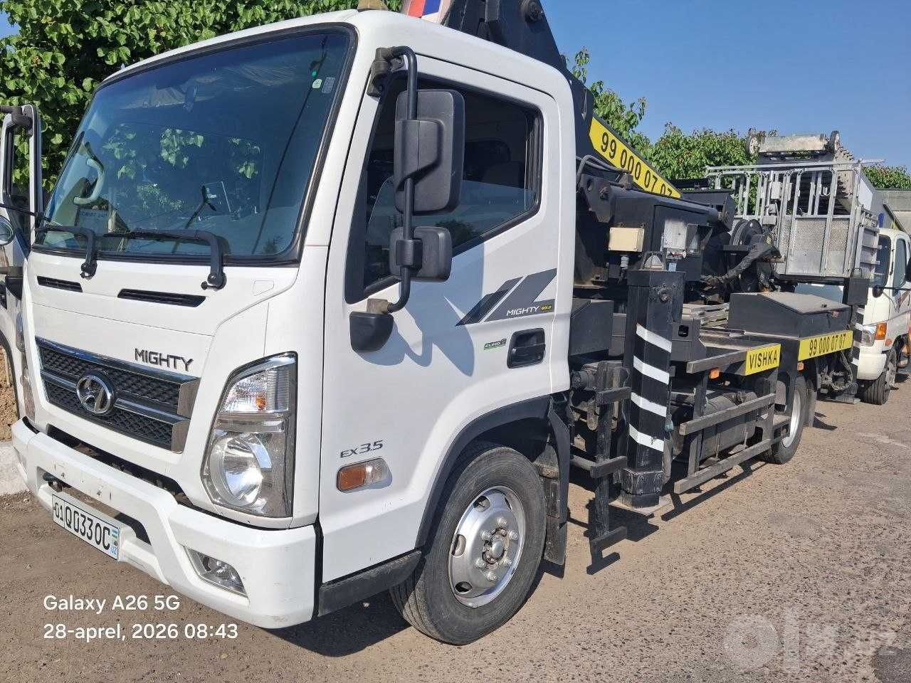 Автовышка 28 метров для рекламы, фасадов и деревьев