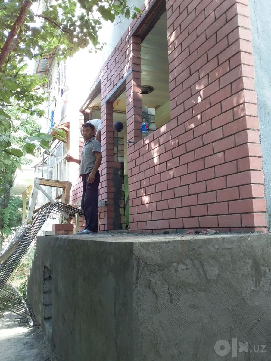 Кладка кирпича балконов, новые рамы и решётки