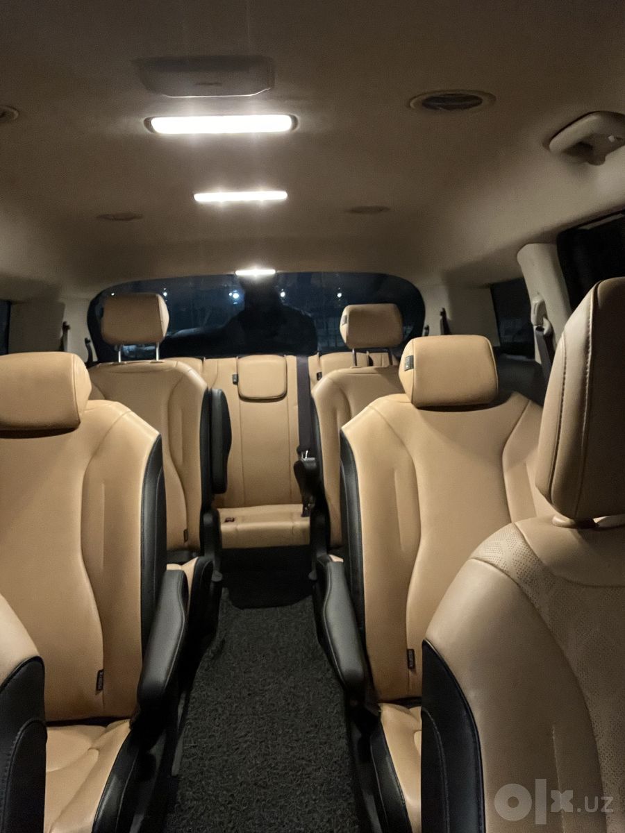 Трансфер на минивэне Kia Carnival с водителем