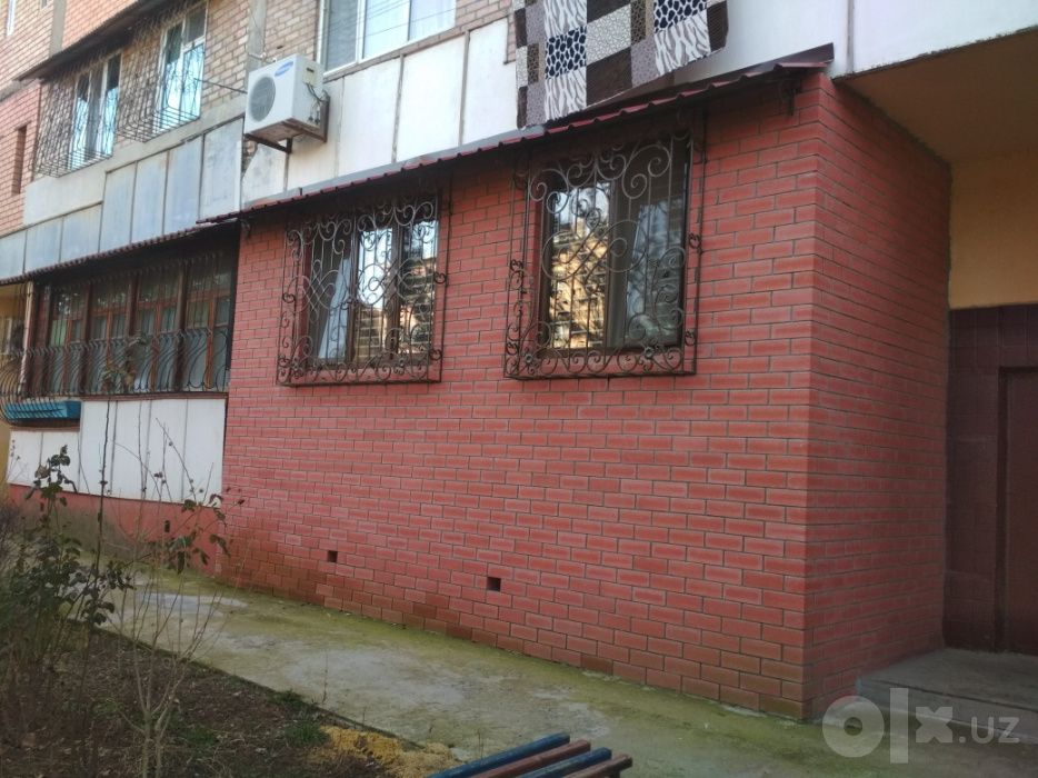 Демонтаж и кирпичная кладка балкона со штукатуркой