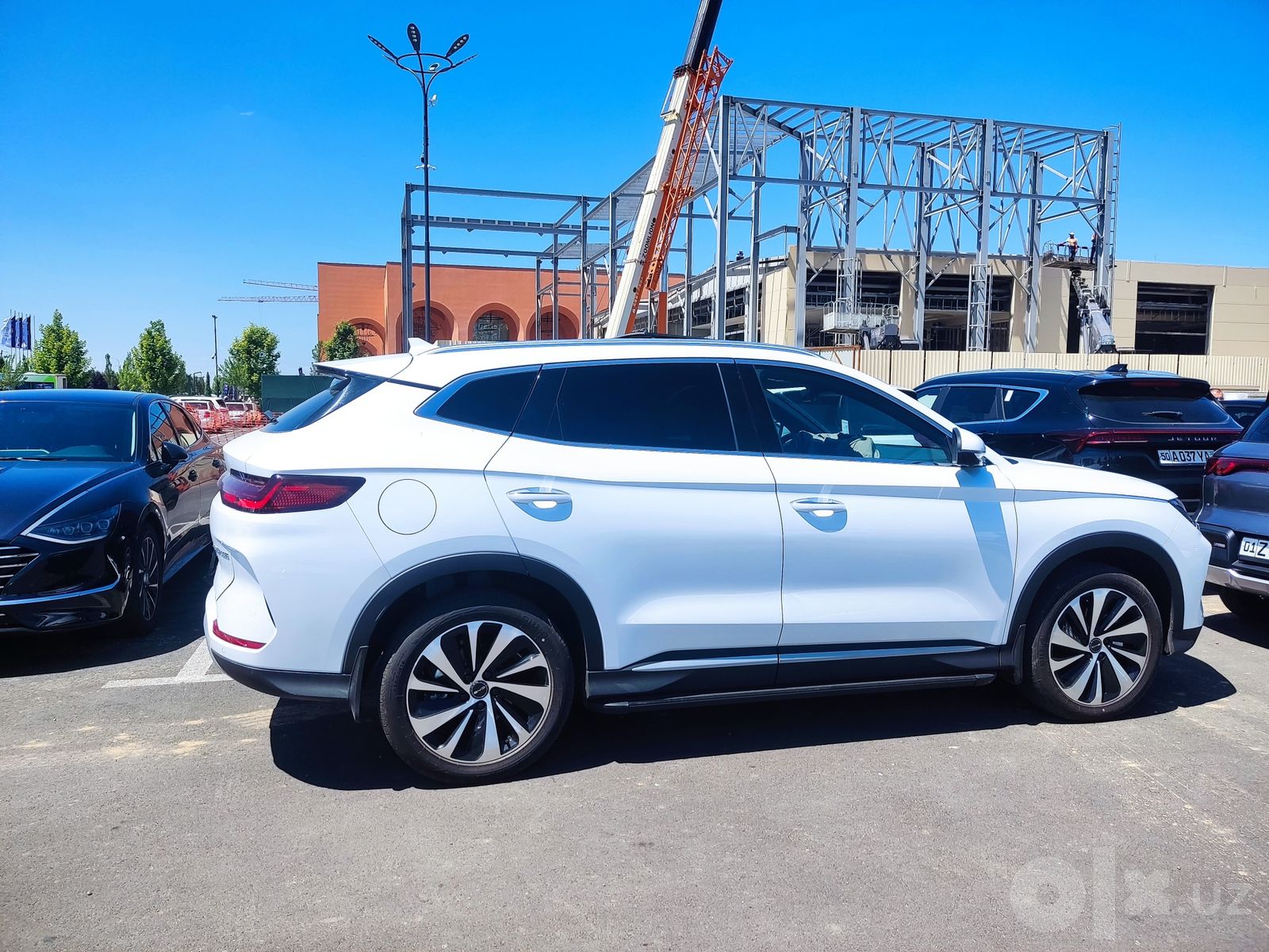 Уроки вождения на новых BYD, Cobalt и Onix с выездом