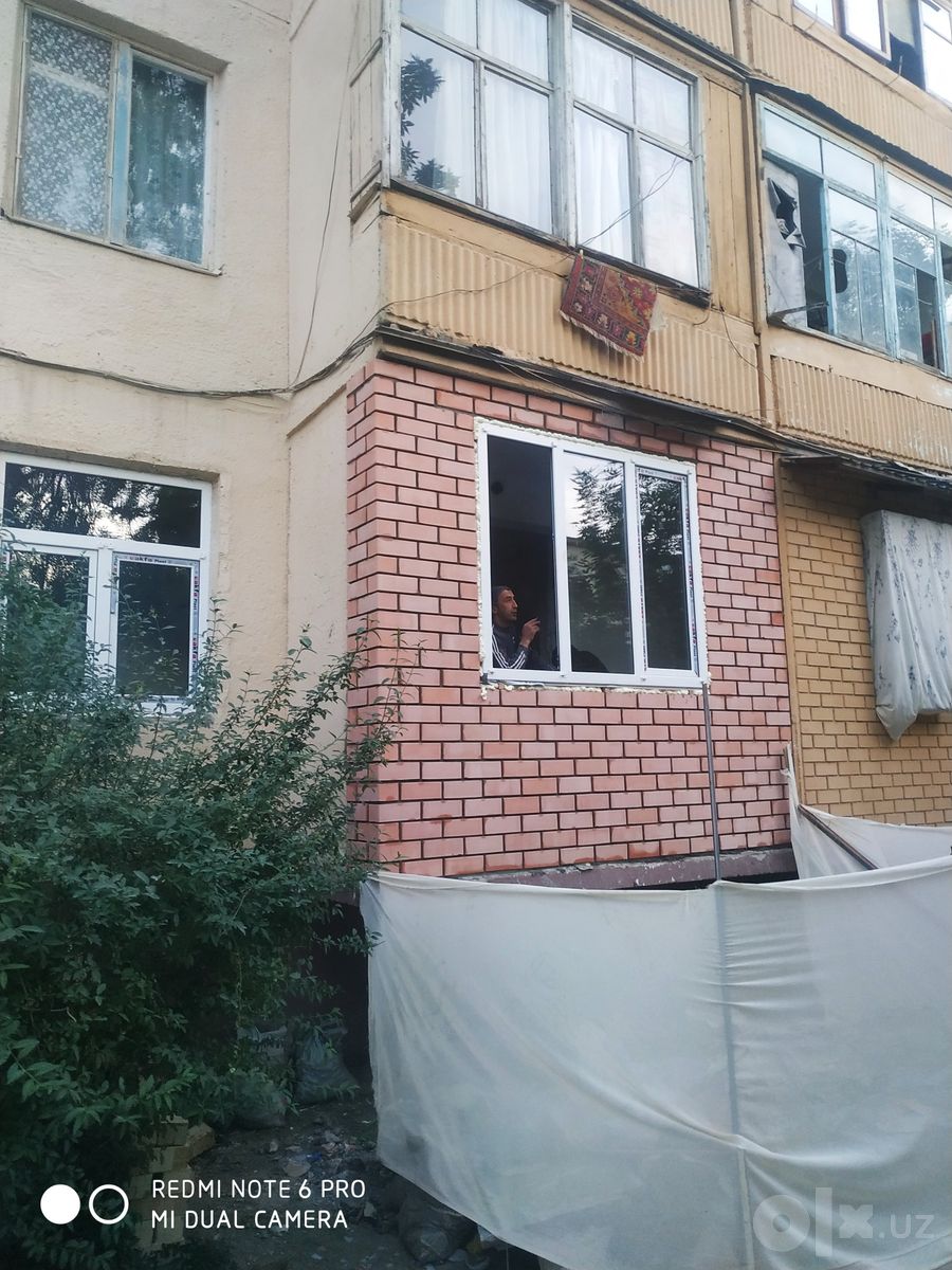 Кирпичная кладка на балконе, стены, перегородки