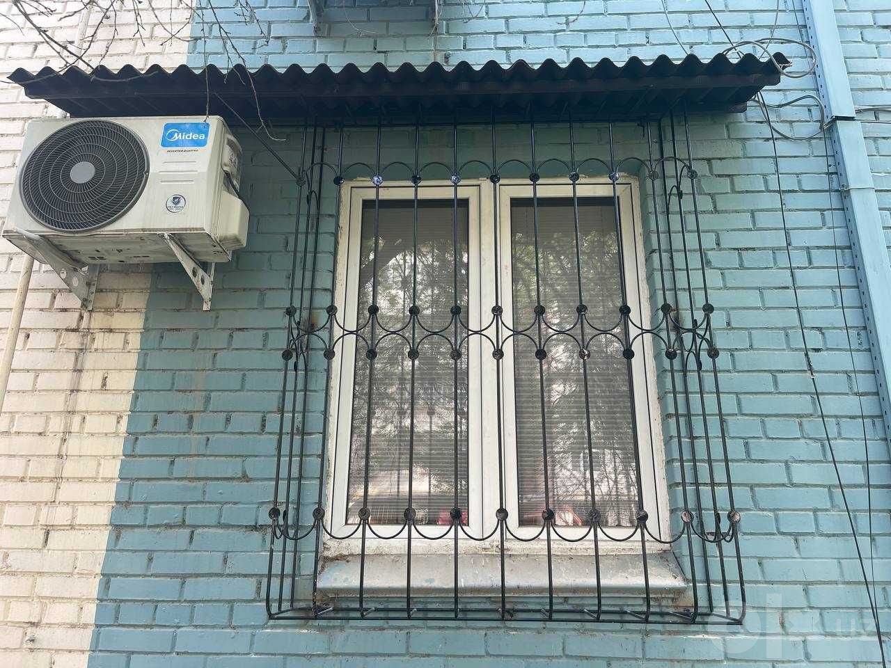 Решётки, перила и козырьки на окна