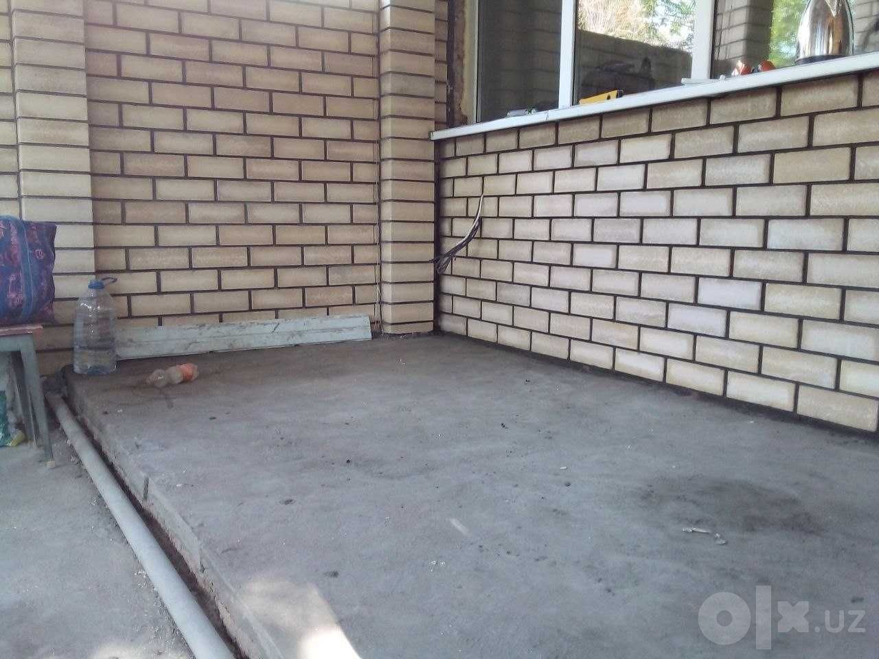 Кирпичная кладка балконов и перегородок под ключ