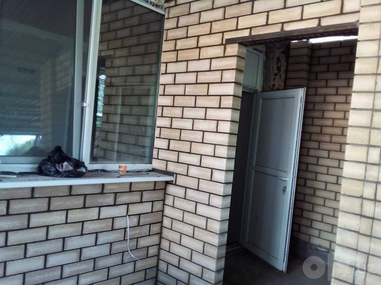 Кирпичная кладка балконов и перегородок под ключ